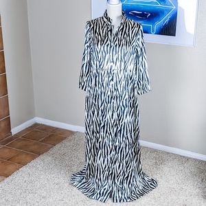 CRISELDA LONTOK Long Zebra Dress With Pockets